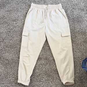 Old Navy Cream Cargo Joggers